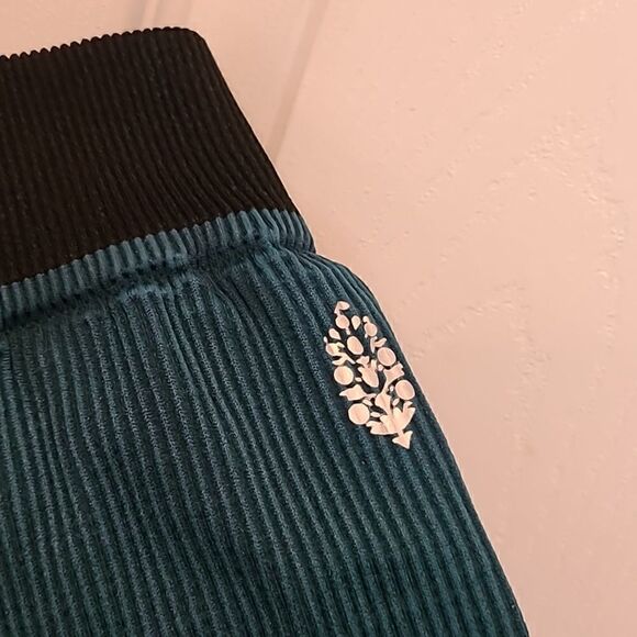 FP Movement Pranja Shorts, Alaskan Night High-Rise | XL - Picture 7 of 9